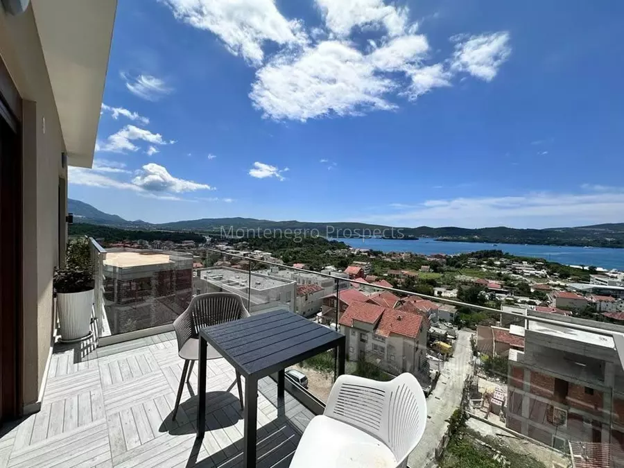 77028 dvosoban stan tivat 9