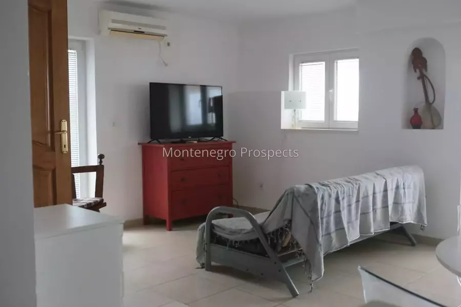 One bedroom apartment with sea views in donja lastva tivat 13794 4.jpg